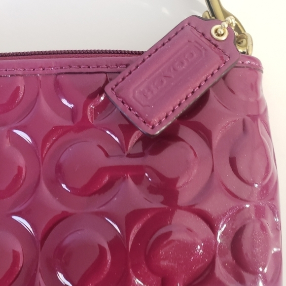 Coach Peyton Embossed Patent Leather - Picture 4 of 12